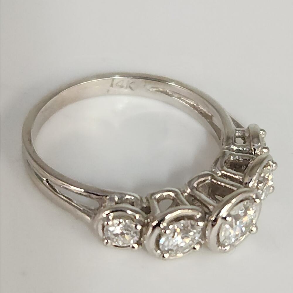 14k White Gold Diamond Five Stone Ring Size 6 - Picture 3 of 9
